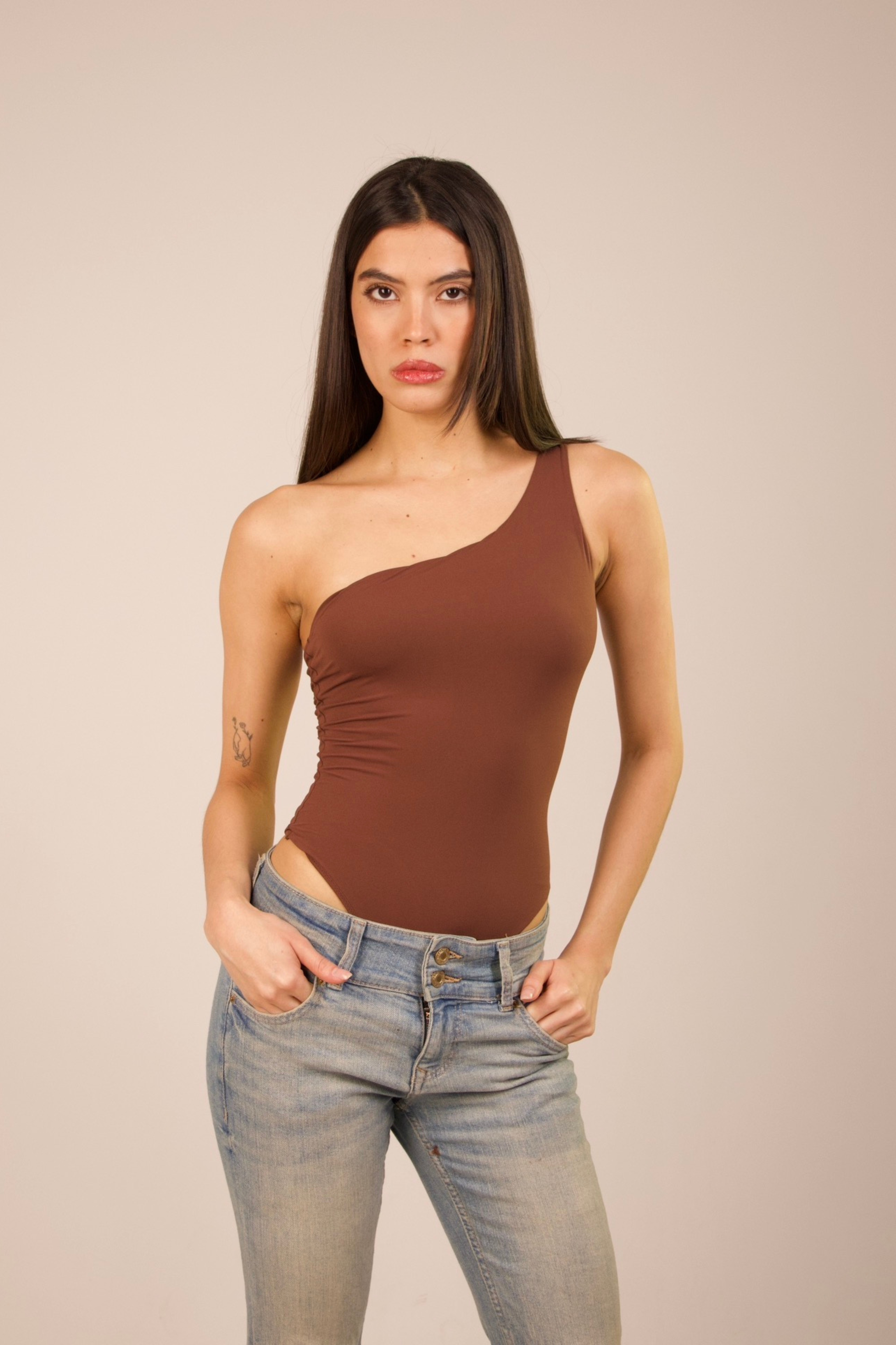 ONE SHOULDER OFF BODYSUIT