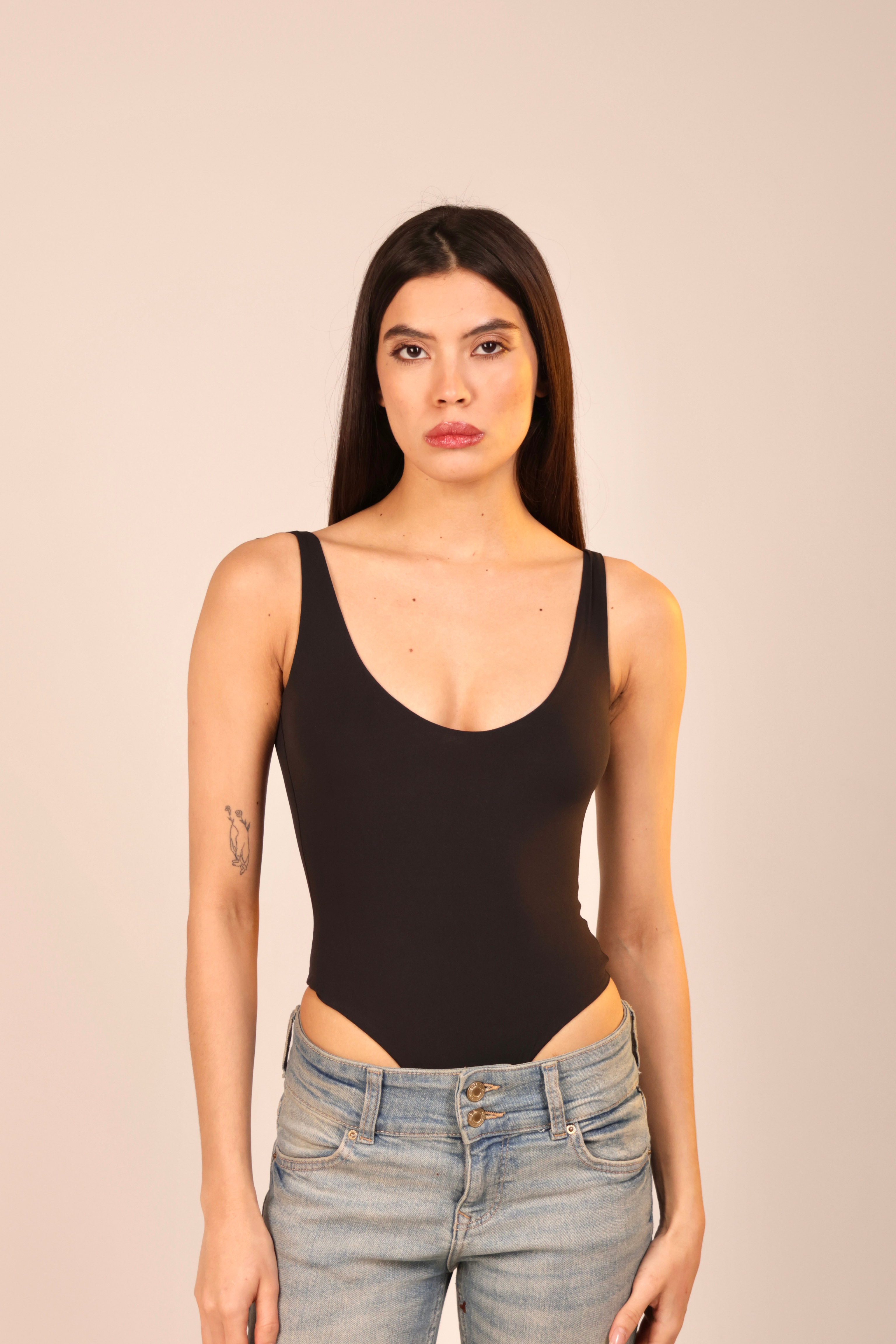U-SHAPED BODYSUIT