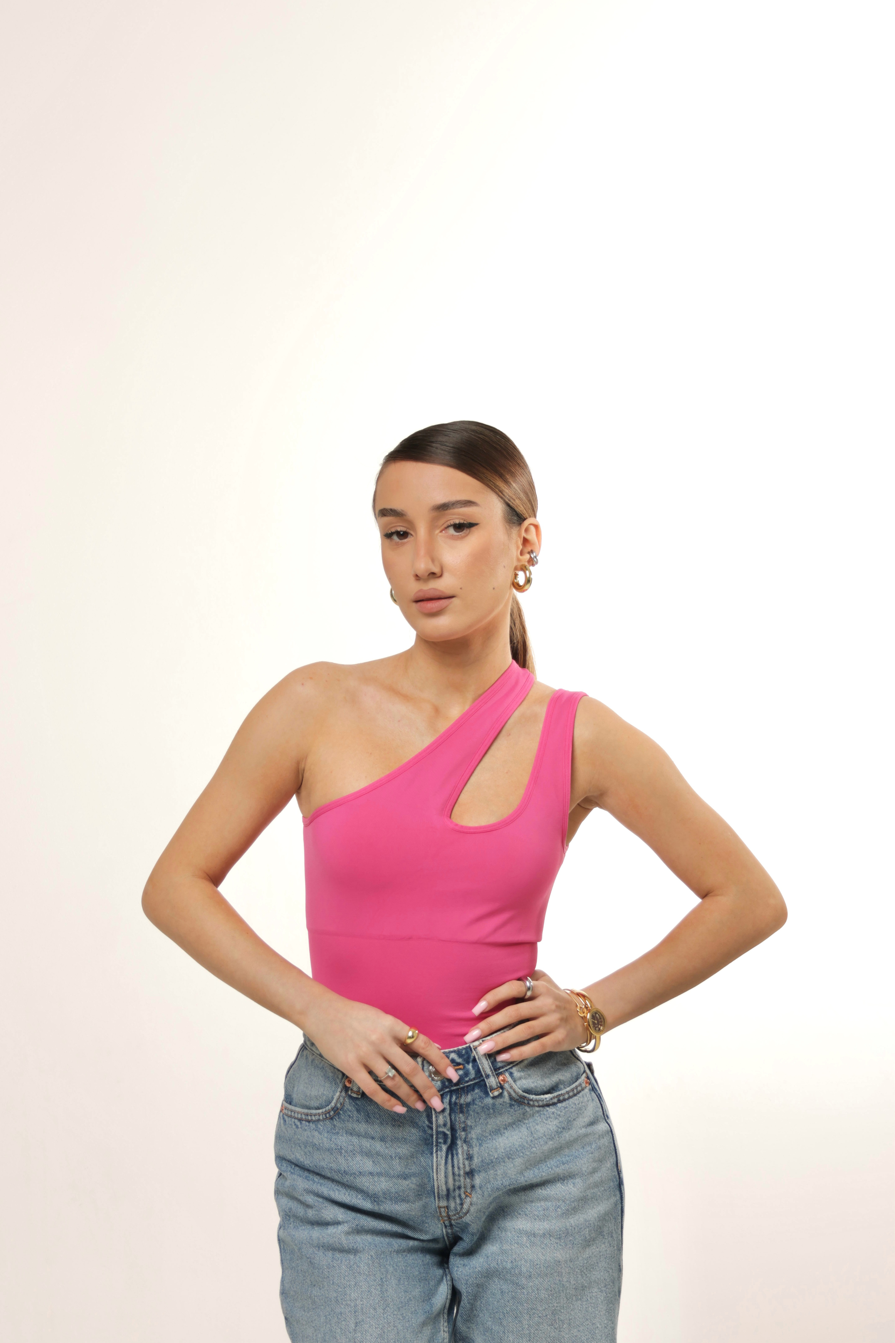 ONE-SHOULDER CUT OUT BODYSUIT